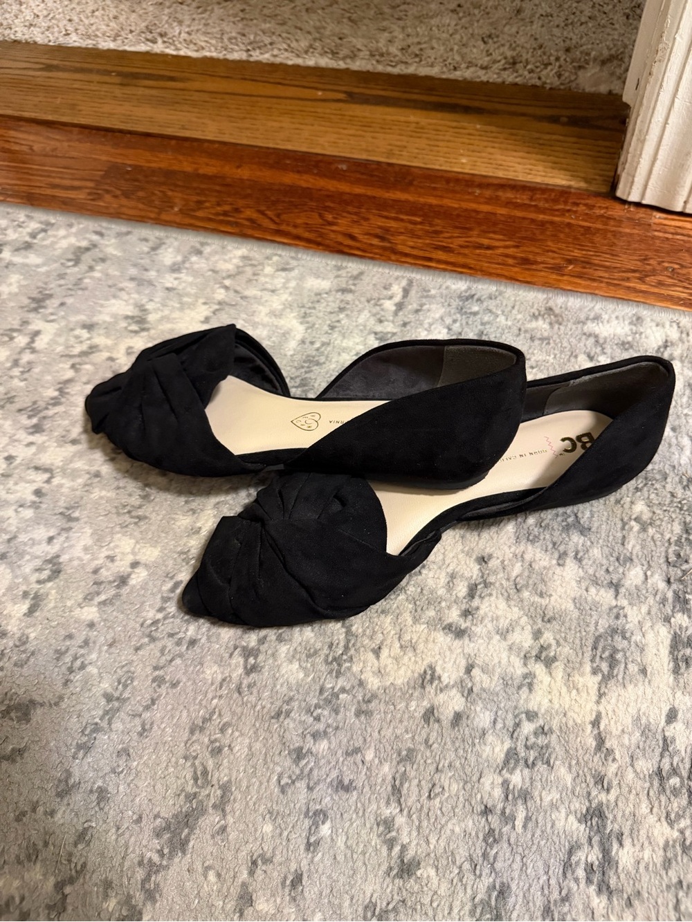 BC SIZE 8 Women's Black Knotted Front Flat Slides